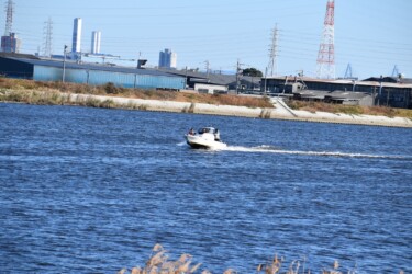 伊勢湾から帰ってきたモーターボート